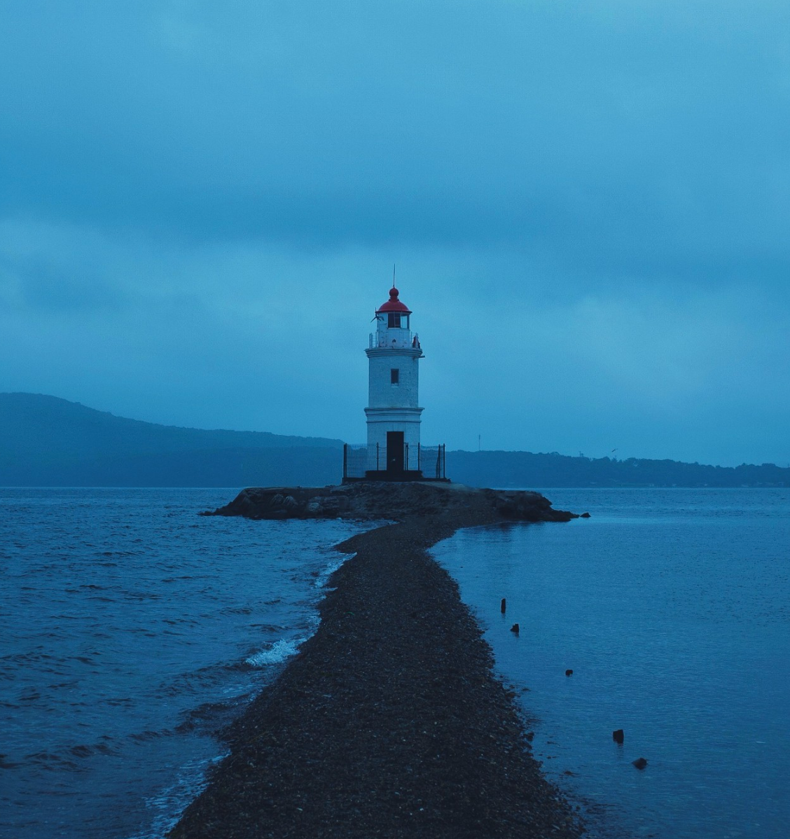 Asking my mom what bbc is. Lights are on tom rosenthal. фразовый глагол turn. His lights are on. His lights are on.
