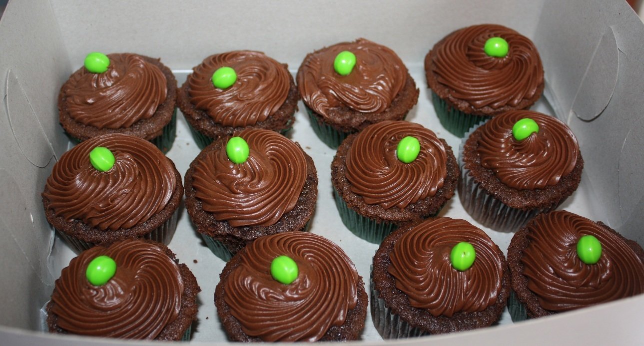 Box with cup cake