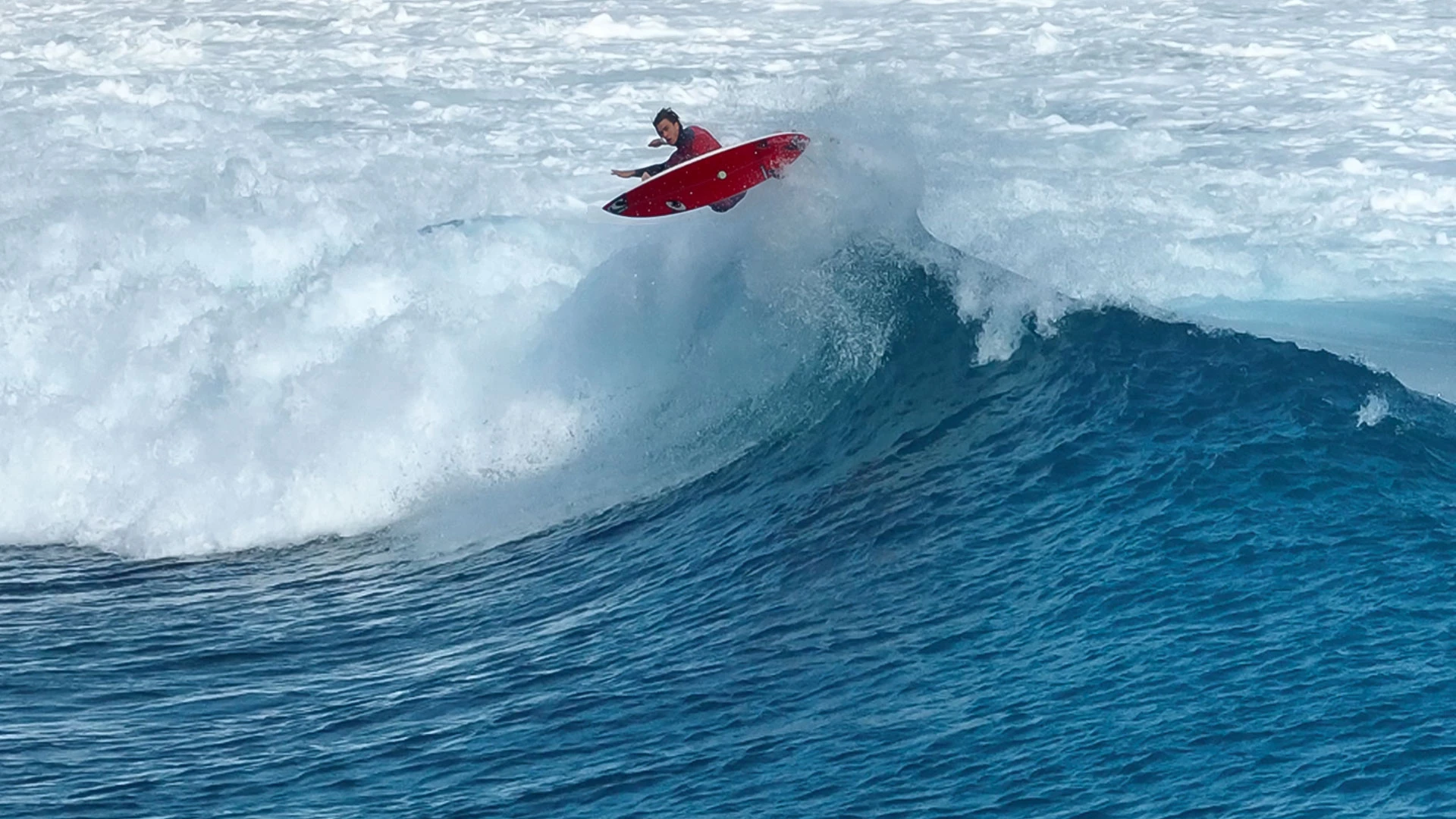 Close up of crystal clear turquoise caribbean water