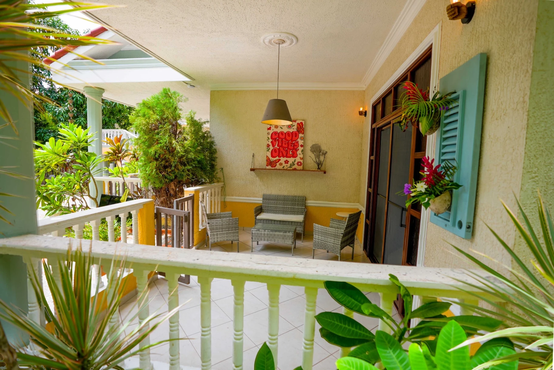 Modern Tropical Villa Exterior