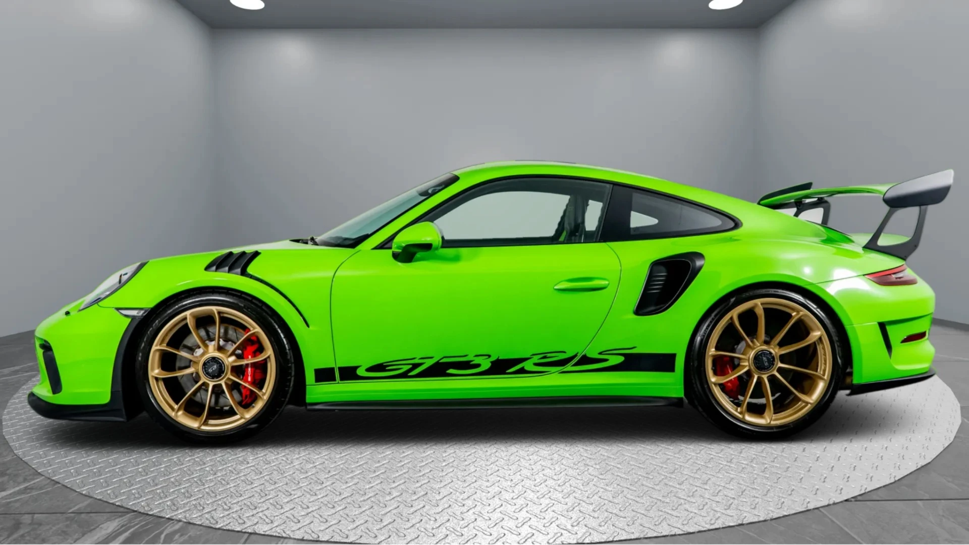 Close up of alloy wheels