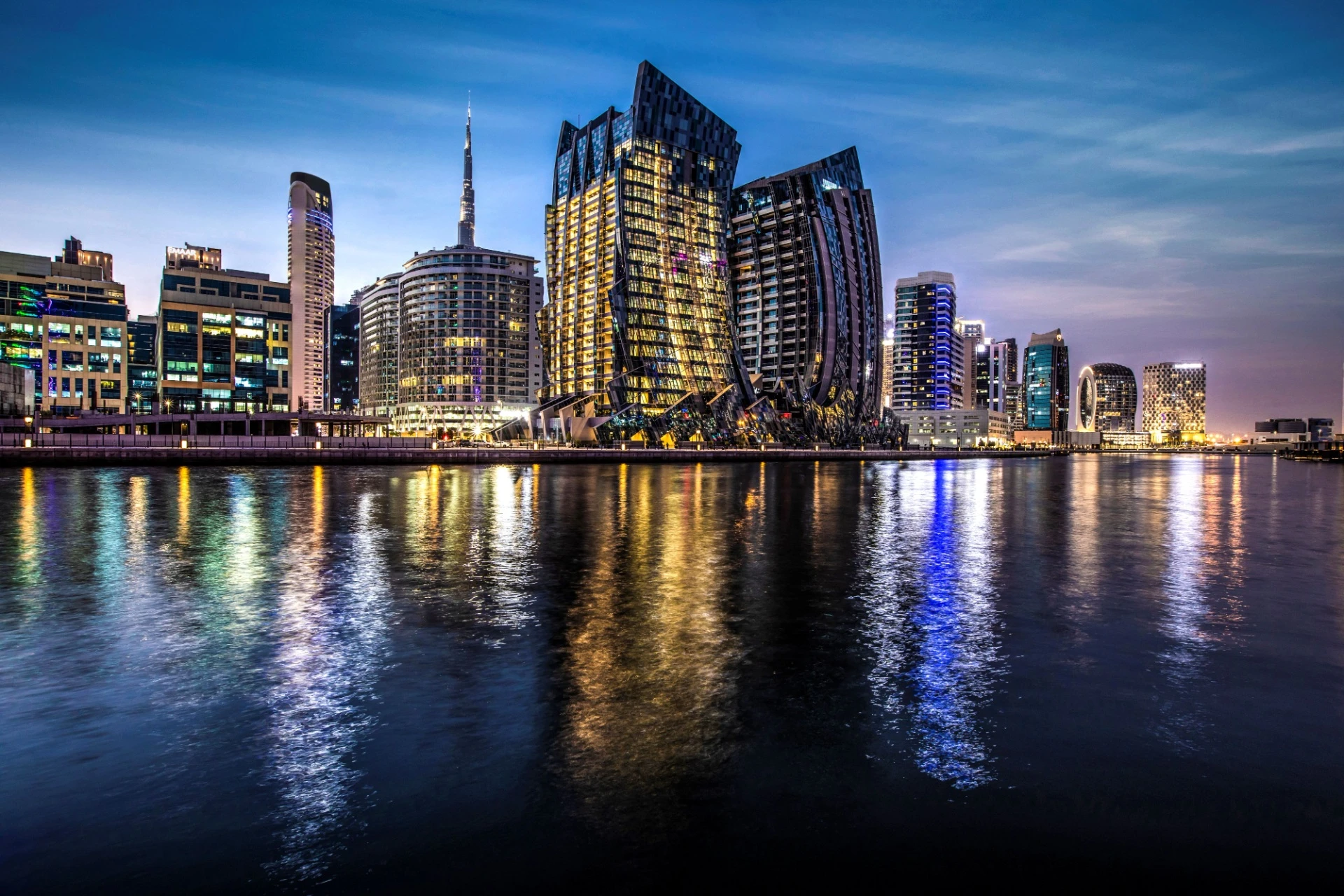 DaVinci Tower Waterfront Architectural Facade