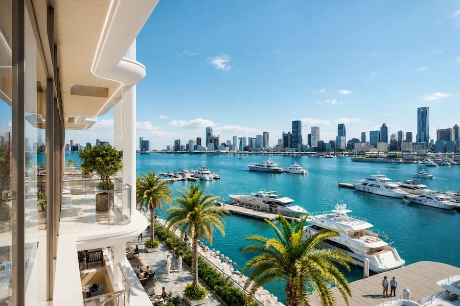 Massive 4BR Penthouse with Panoramic Views