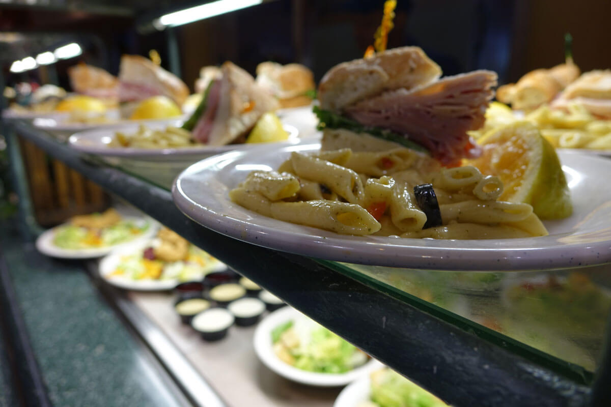 Why Discovery Cove Is One of Orlando's Top Attractions