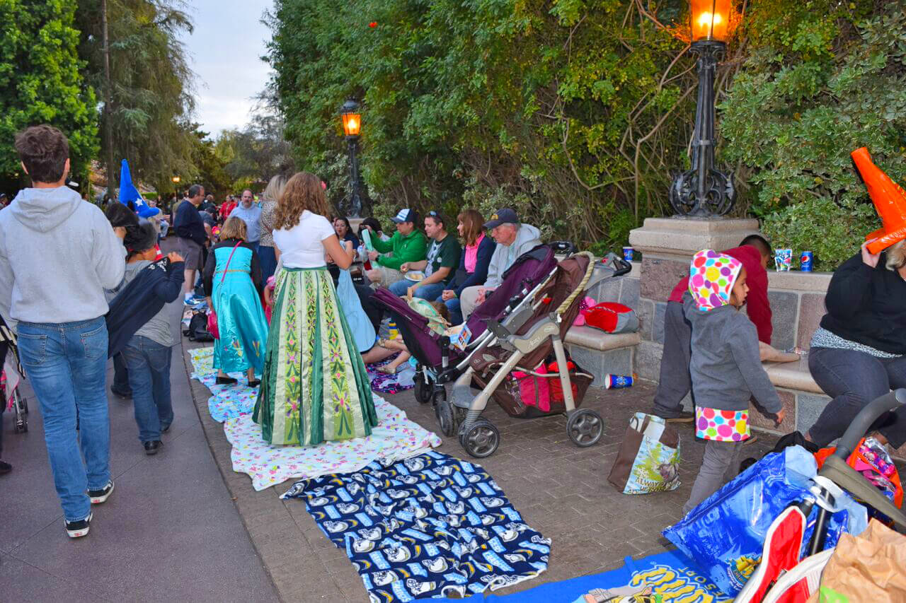 Best Viewing of Paint the Night Parade at Disneyland