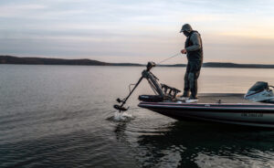 Lowrance Ghost X trolling motor