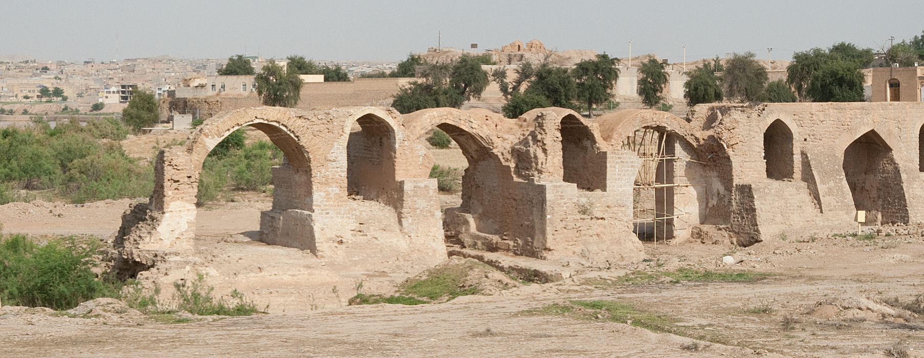 Pulband I Shadurvan View Of Arches Near Center Of Bridge - 