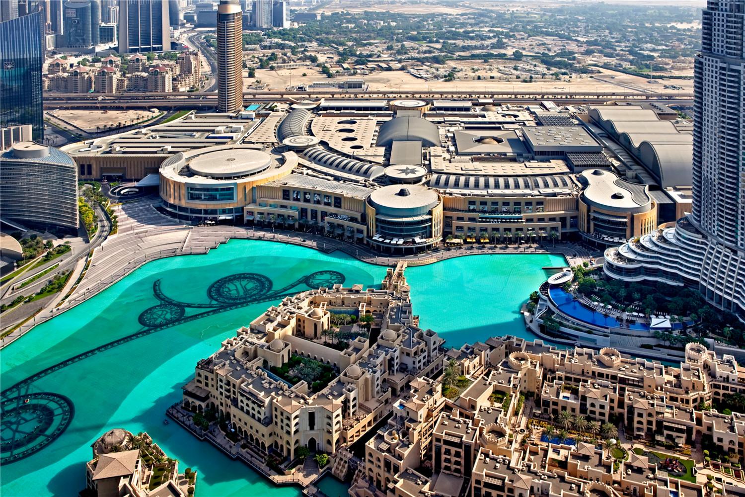 Dubai Mall Aerial view, the Mall’s lakefront façade reads as a series