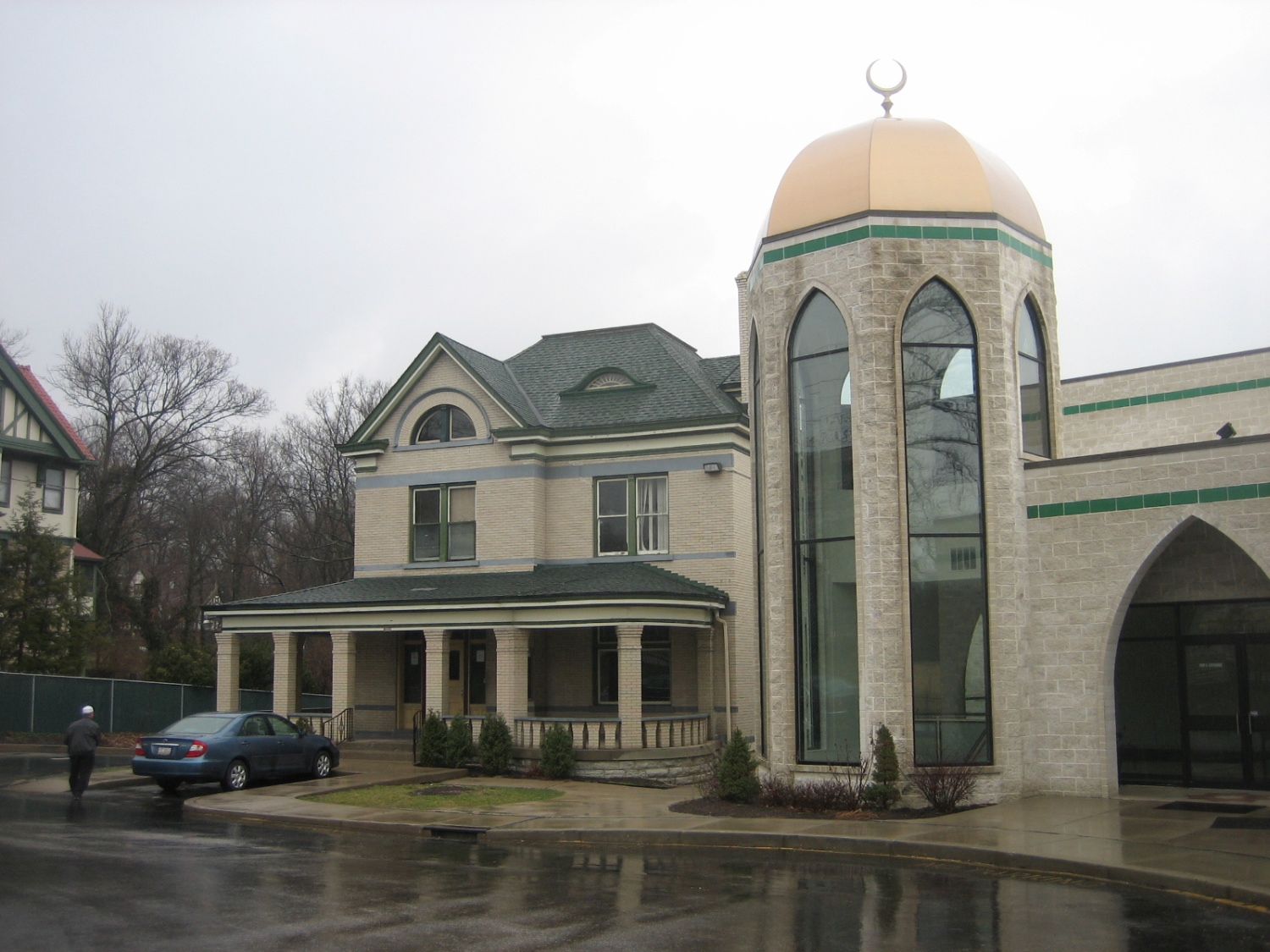 Clifton Mosque Tower at northwestern corner of mosque, with adjacent
