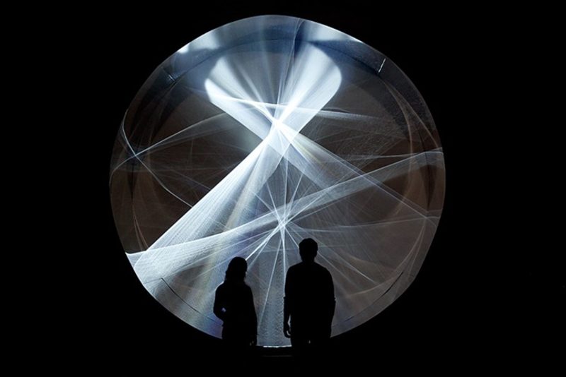 20161128103611-julio-le-parc-continuel-lumie_re-cylindre
