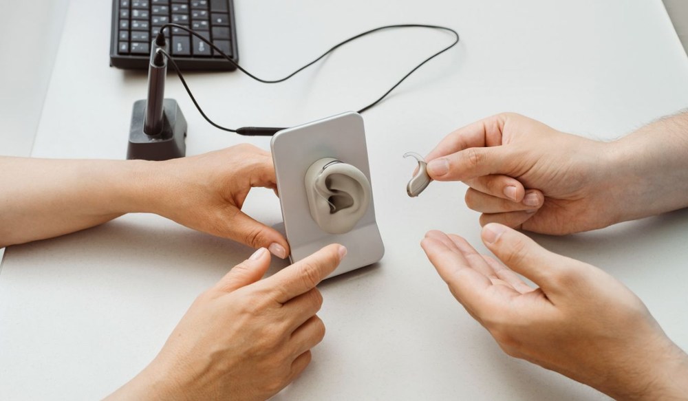 hearing aid consultation aids on model