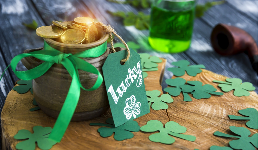 st pattys day pot of gold clovers