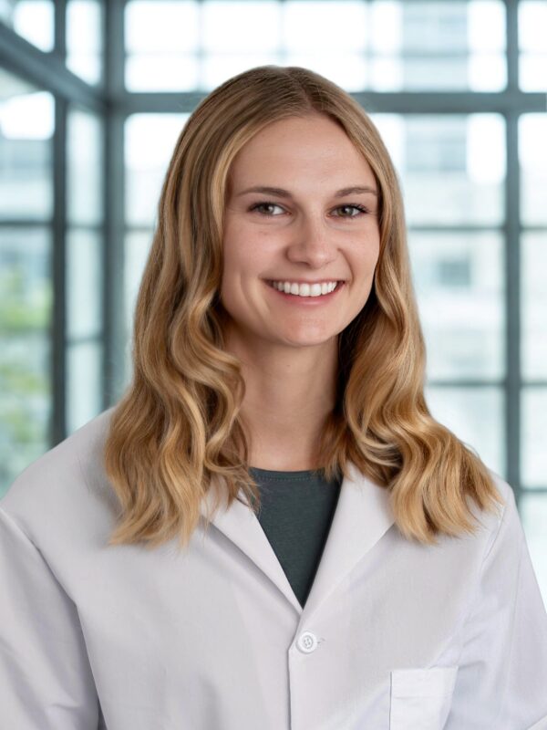 Andrea Martin headshot Edited