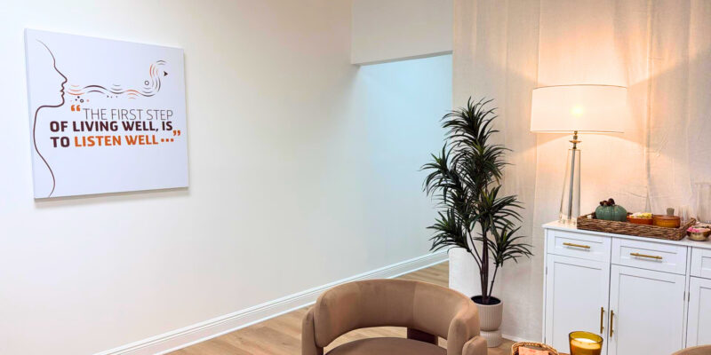 Coral Springs Lobby Room