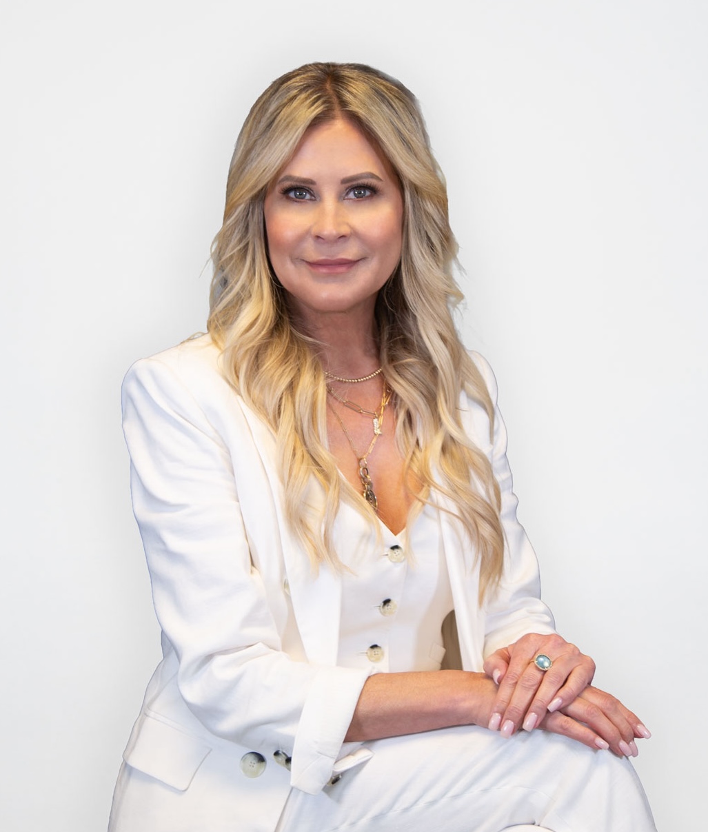 headshot tricia grey cropped