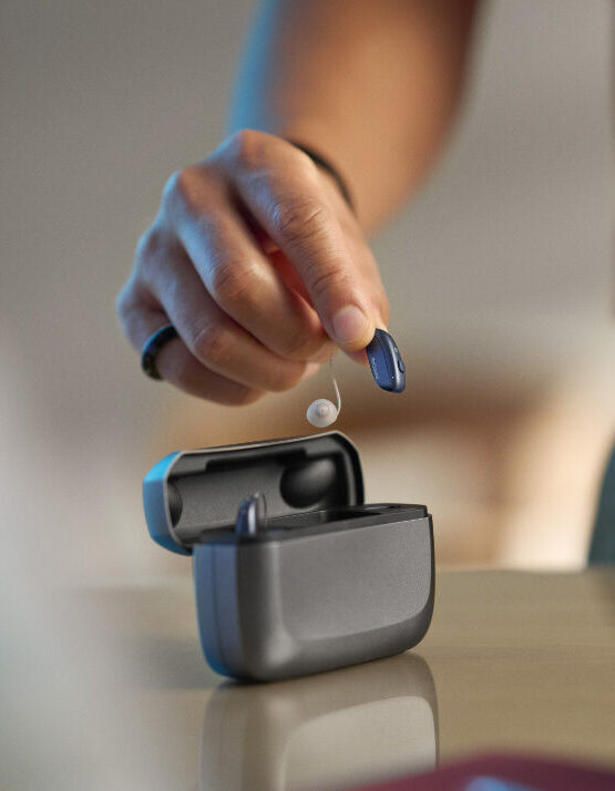 ReSound Vivia RIE in hand
