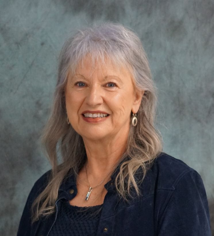 Yvonne Harbers : Office Manager