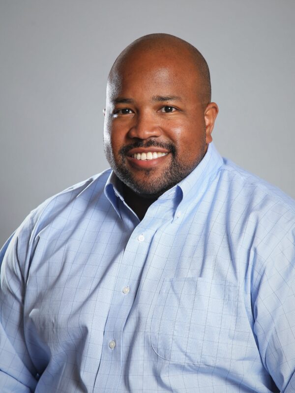 SHANNON HEADSHOT 2021