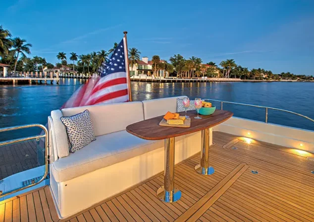 Sabre_58_Aft_Deck_Photo