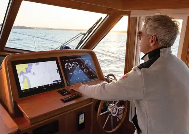 Sabre-43-Helm-Station