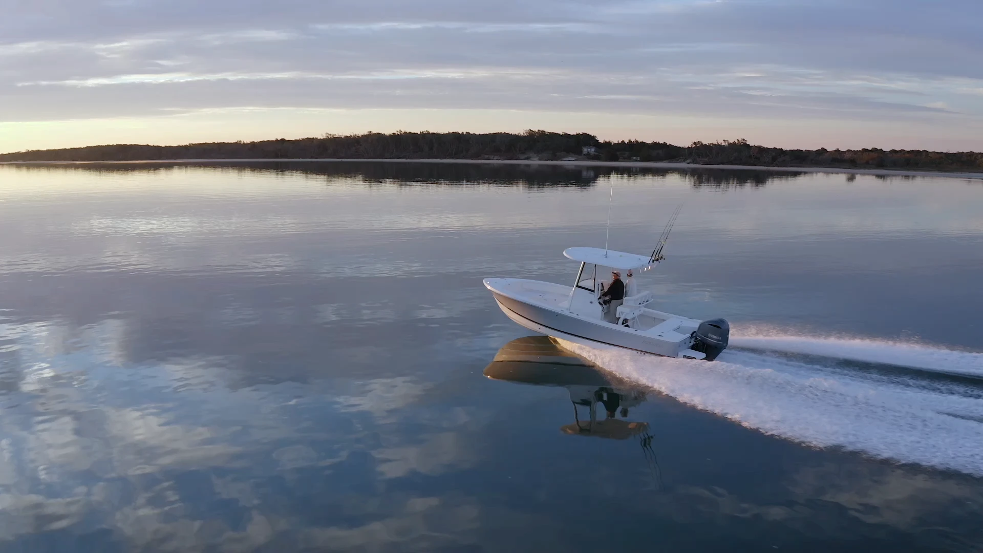 Regulator 26XO running offshore