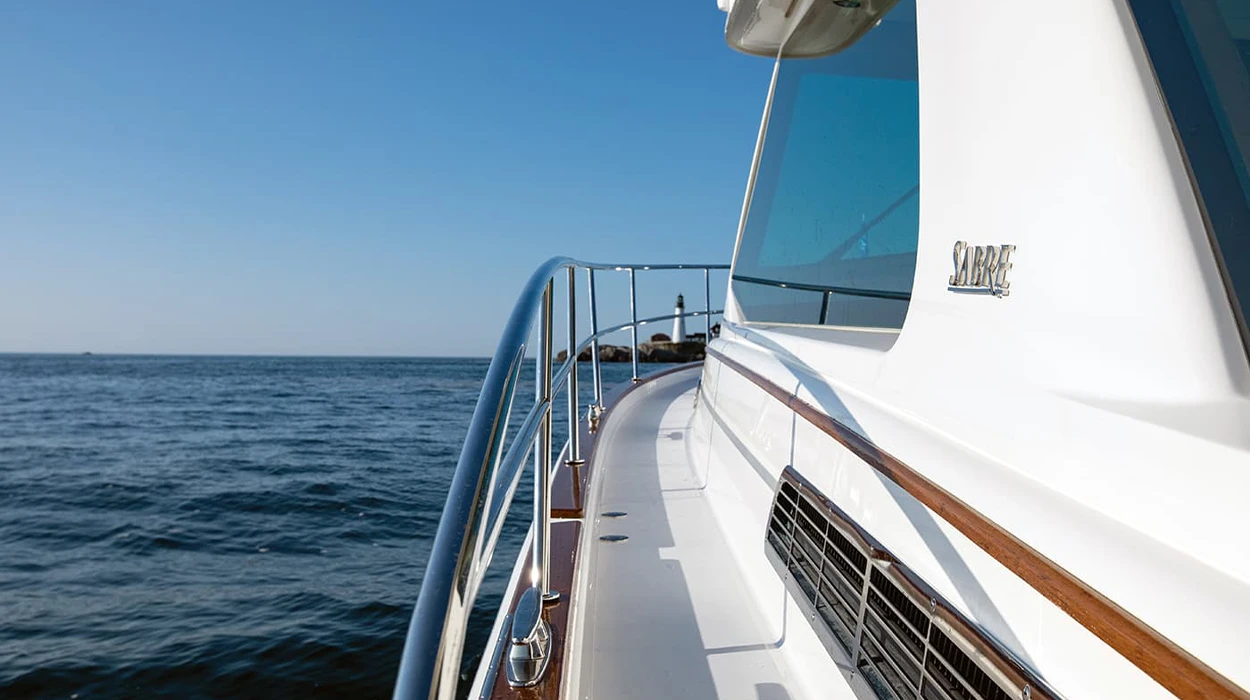 New Sabre 43 Salon Express Video