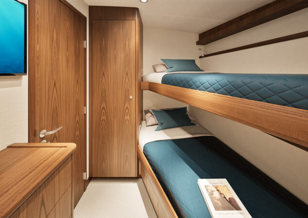Hatteras 77 Convertible Captains Quarters
