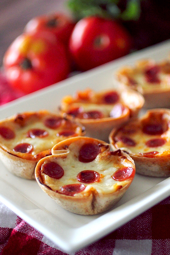 mini-deep-dish-pizzas-main1