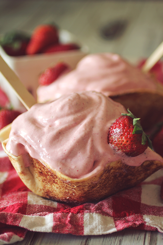strawberry-frozen-yogurt-main