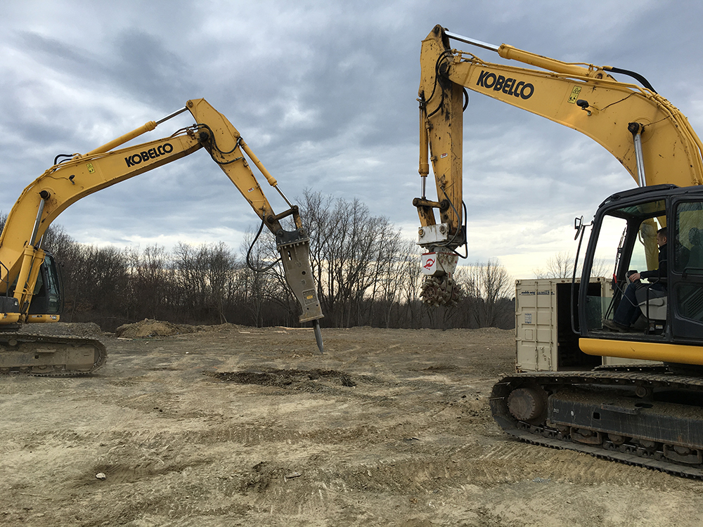 Shale Cutter Antraquip AQ-3XL Drum Cutter on Kobelco 260 Cutting Hard Shale in NY ...