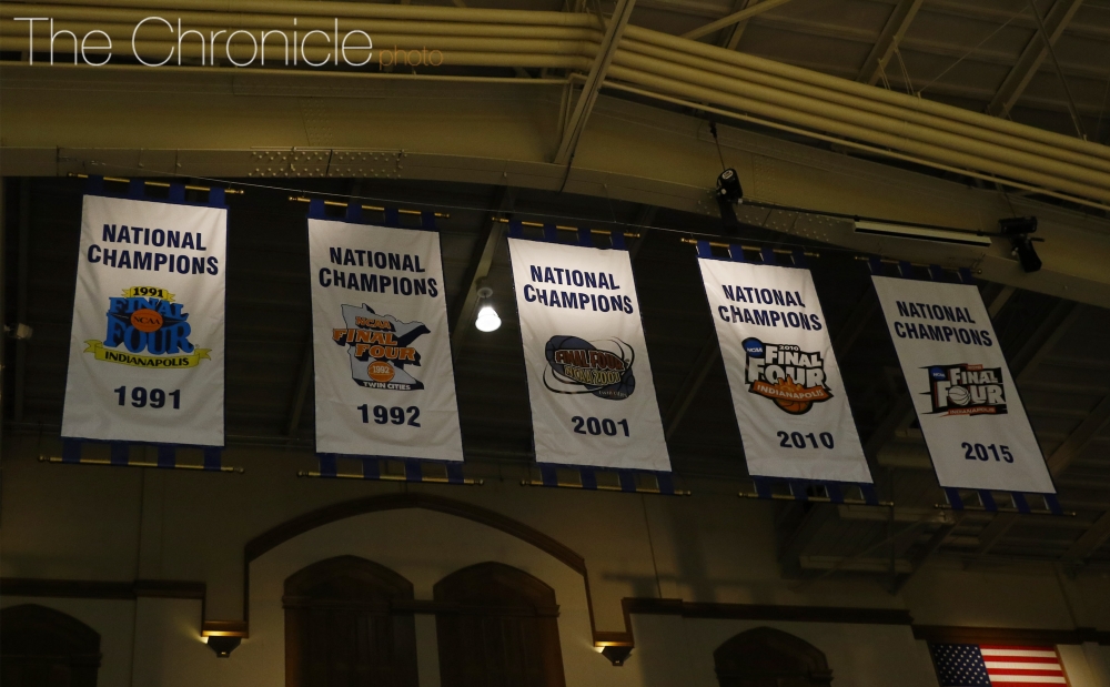 Duke players react to unveiling of 2015 NCAA championship banner The