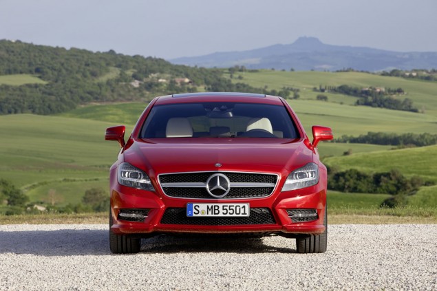 2013-Mercedes-Benz-CLS-Shooting-Brake-head-lights
