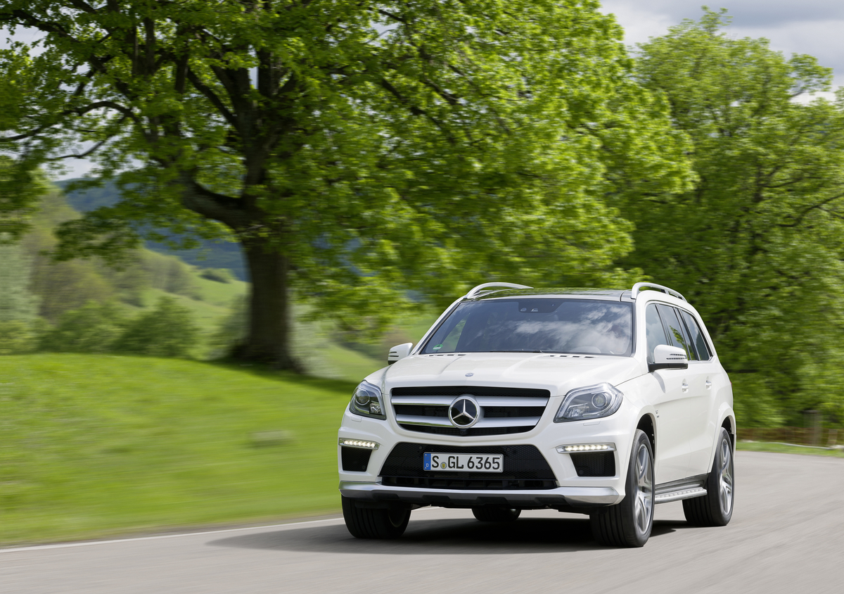 2013 Mercedes GL63 AMG Celebrates World Premiere in Moscow