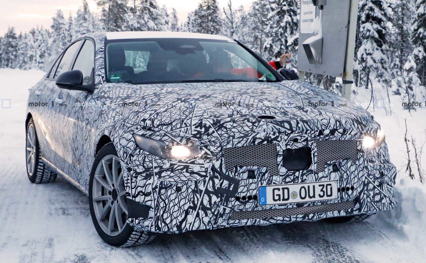 Winter Spy Photos of the 2021 Mercedes-Benz C-Class Emerge