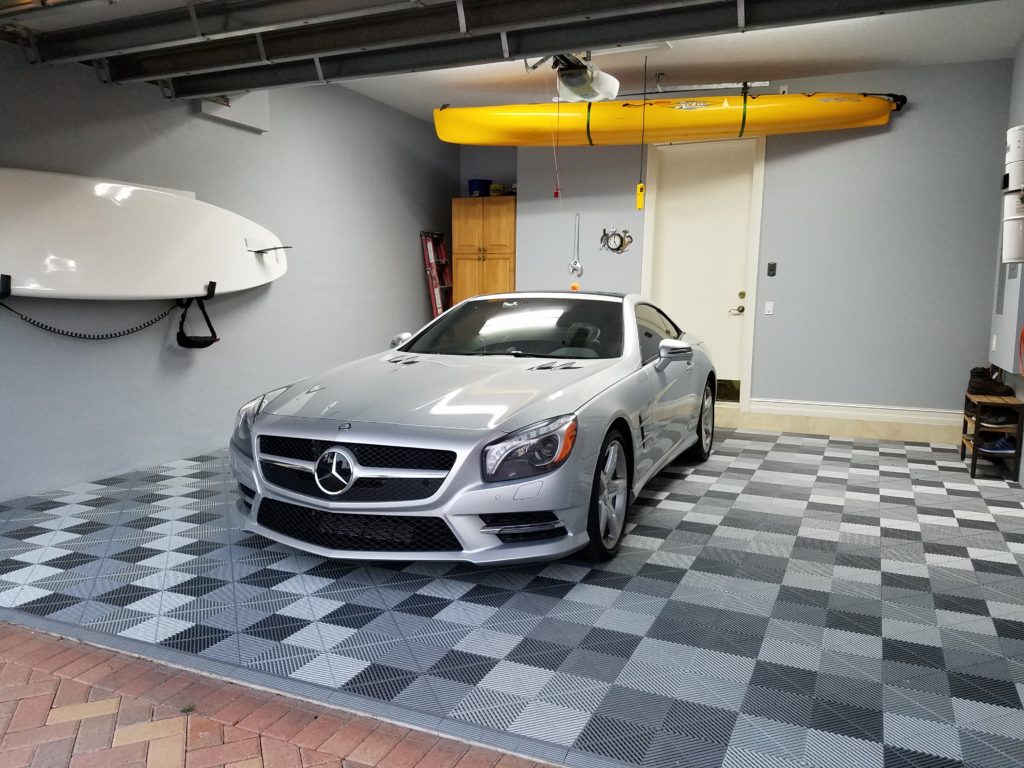 Swisstrax Ribtrax Pro Flooring Gray and Silver