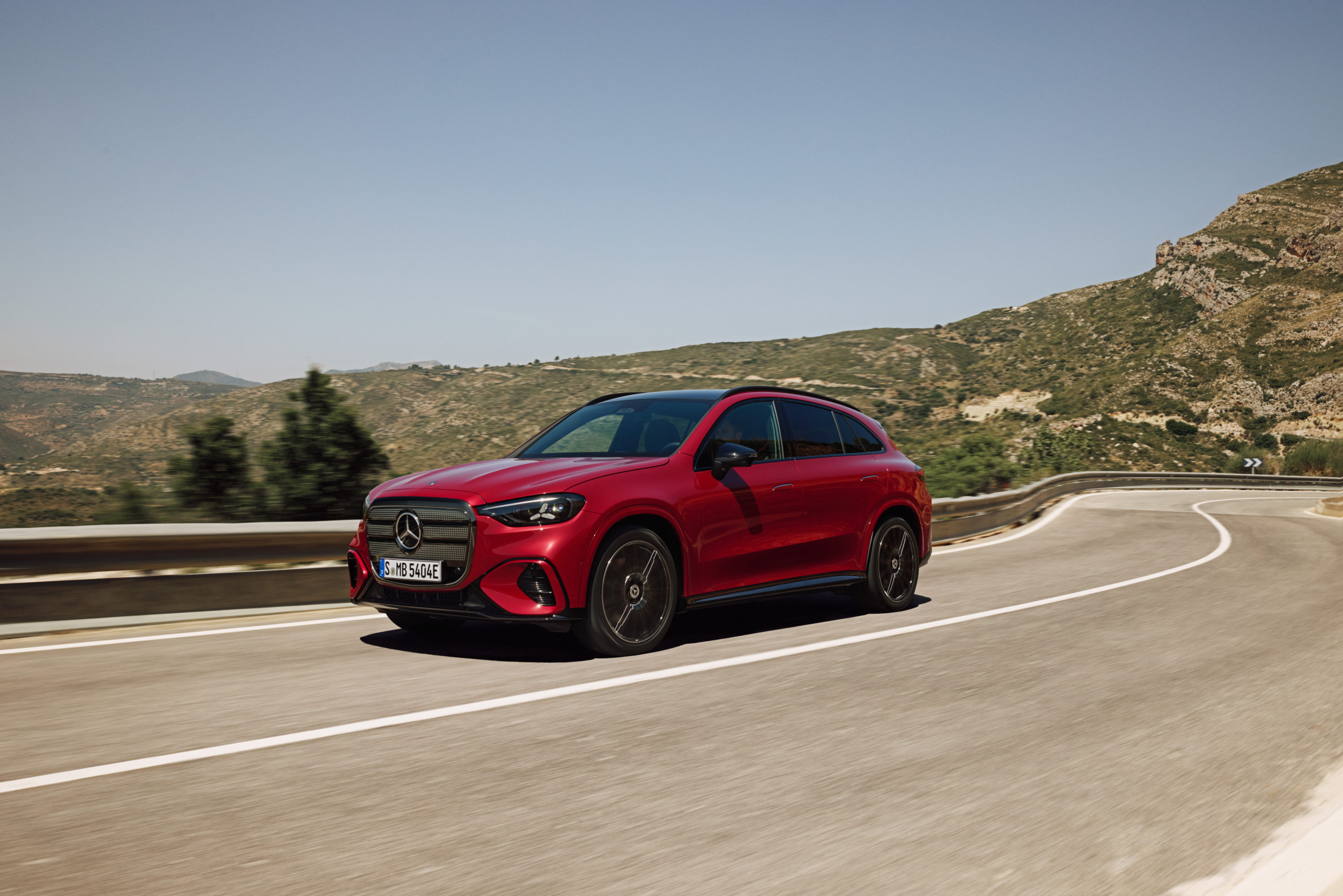 The all-new electric Mercedes-Benz GLC 400 4MATIC with EQ Technology Energy consumption combined: 14,9-18,9 kWh/100 km | CO₂ emissions combined: 0 g/km | CO₂ class: A [1] Exterior: AMG Line Plus; MANUFAKTUR patagonia red metallic [1] The information is provisional. Neither confirmed values from an officially recognised testing organisation nor an EC type approval nor a certificate of conformity with official values are available to date. Deviations between the data and the official values are possible.;Energy consumption combined: 14,9-18,8 kWh/100 km | CO₂ emissions combined: 0 g/km | CO₂ class: A [1] [1] The information is provisional. Neither confirmed values from an officially recognised testing organisation nor an EC type approval nor a certificate of conformity with official values are available to date. Deviations between the data and the official values are possible.