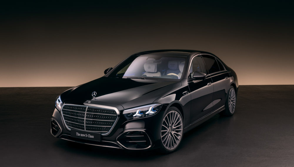 Mercedes-Benz Rewrites the S-Class Without Changing Its Soul