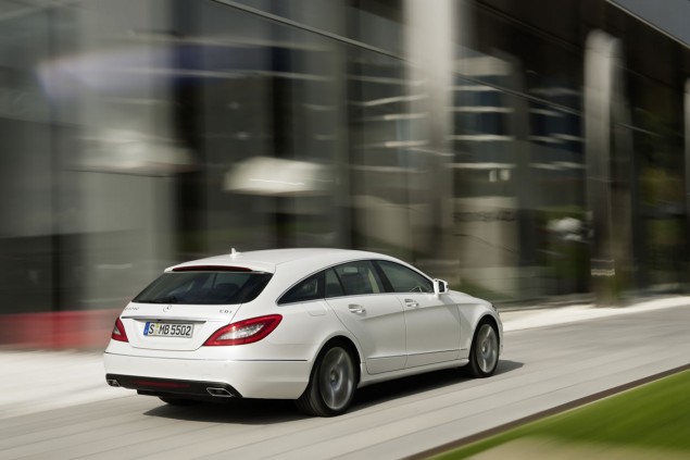 CLS-Shooting-Brake-12C637_098