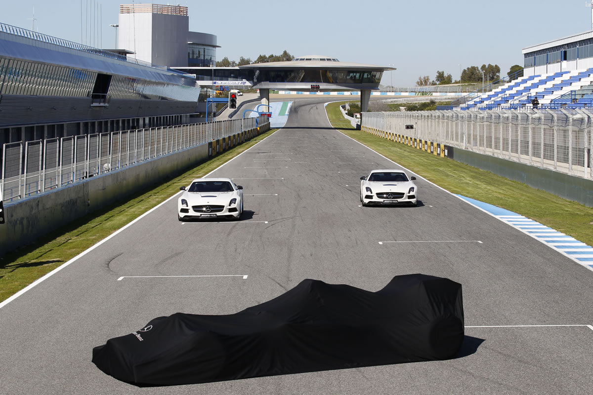 2013 Formula One W04 Car Unveiled