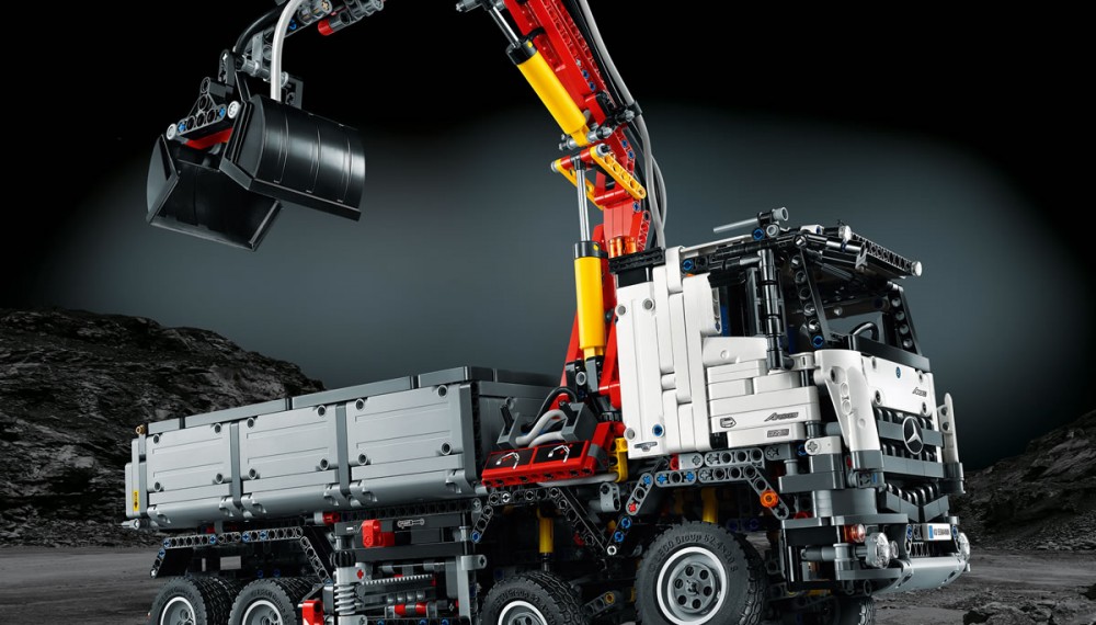 Mercedes-Benz Lego Truck