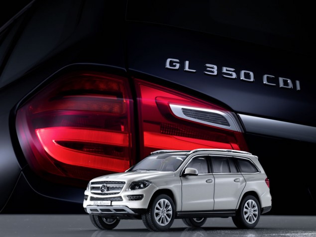 Mercedes-Benz-Scale-Models-12C1338_15