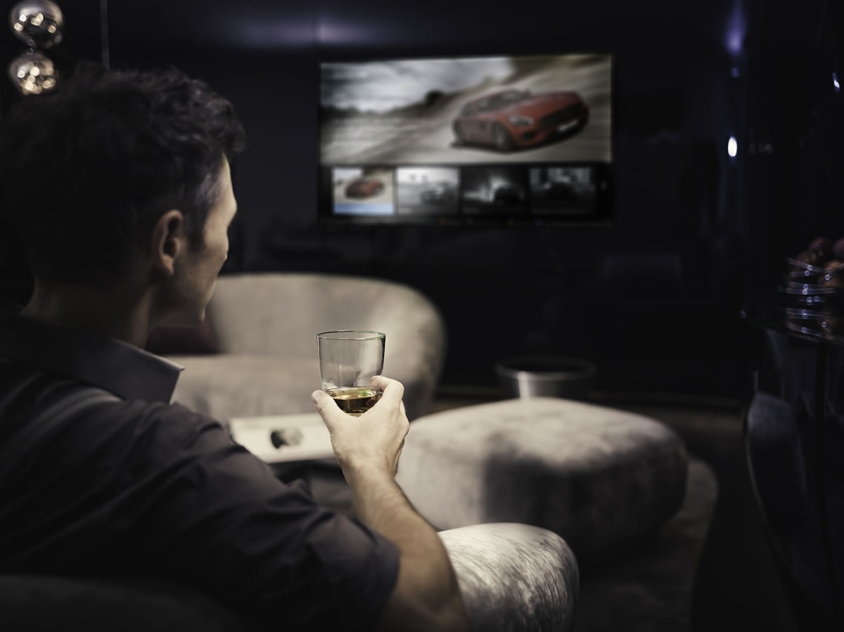 The apartments of "Mercedes-Benz Living @ Fraser" have been designed by Mercedes-Benz Style. The designers' goal is to give the occupants a sense of Mercedes-Benz exclusivity.