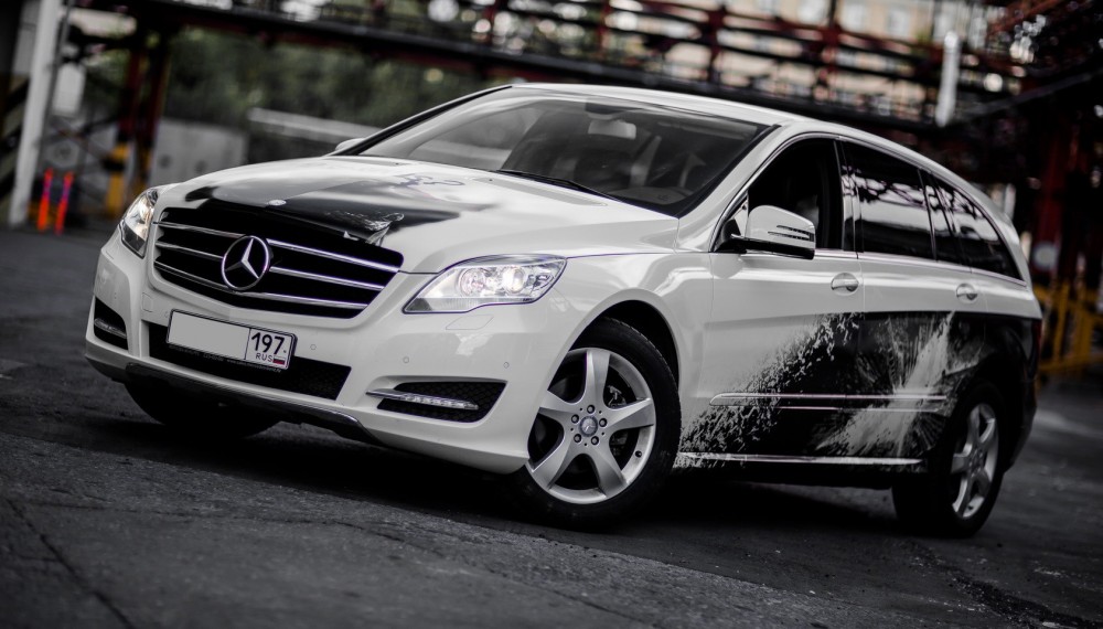 Batman Mercedes R-Class