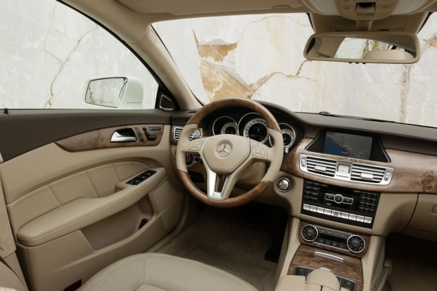 cls-shooting-brake-interior
