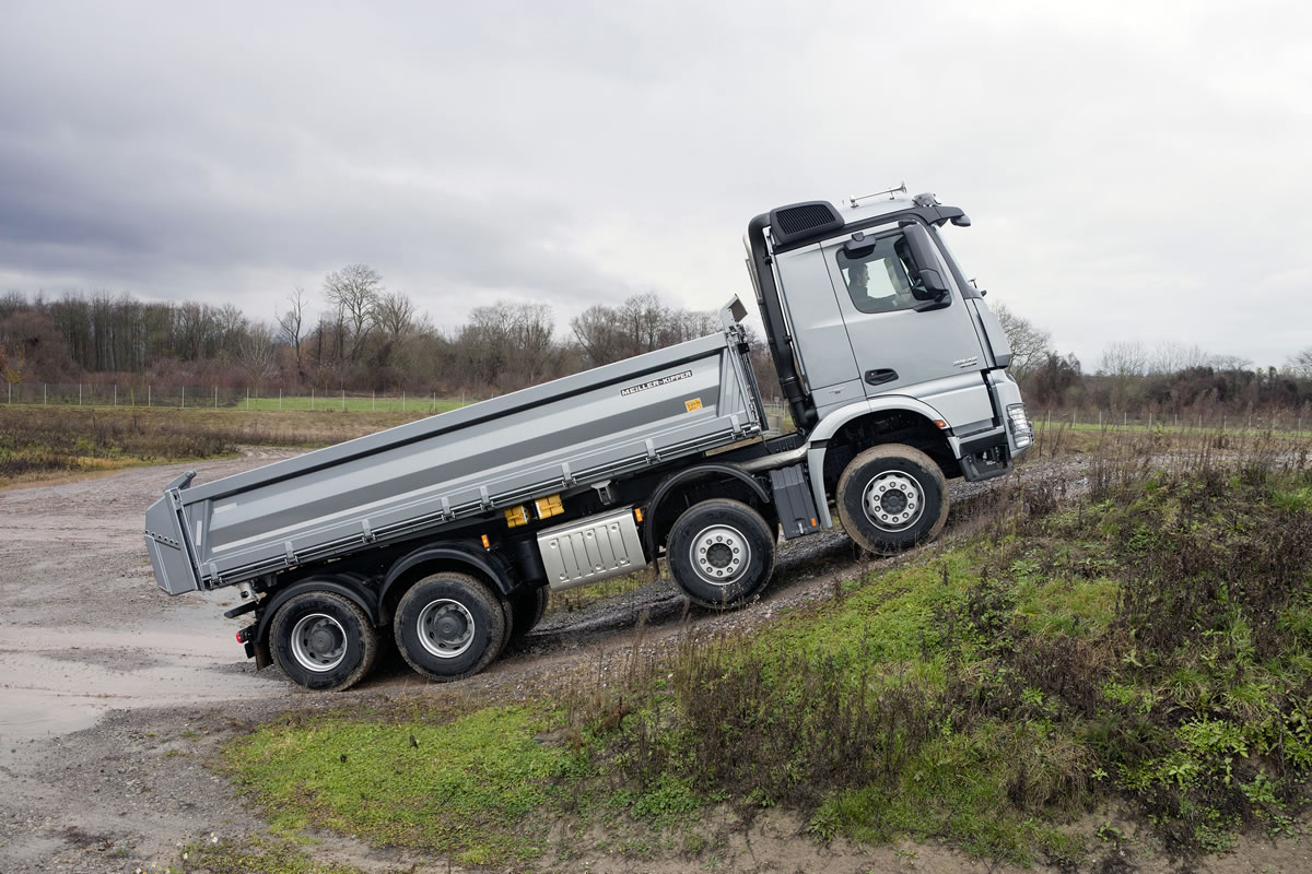 Mercedes-Benz Arocs Tipper, exterior