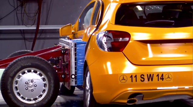 Mercedes-Benz Crash Test Mercedes-Benz Crash Test