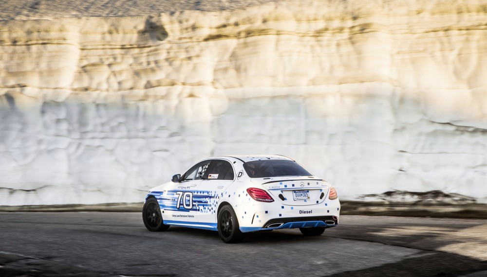 Mercedes-Benz C 300 d 4MATIC sets new record at Pikes Peak