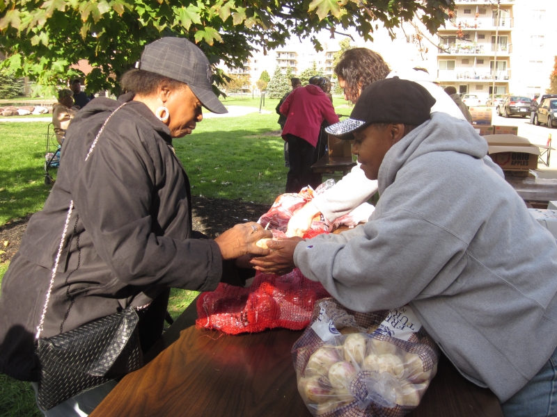 Mobile pantry brings fresh produce to seniors Euclid Observer