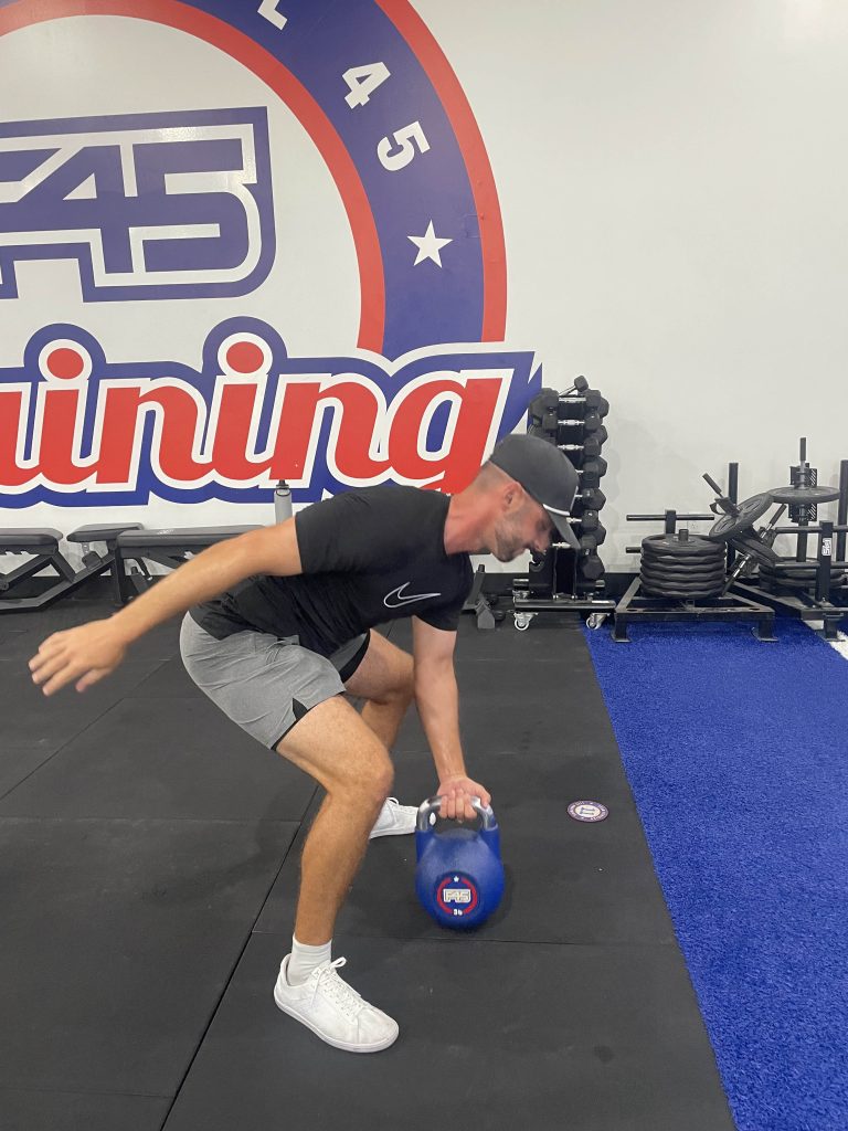 Where_Gullo Kettlebell Windmill 1