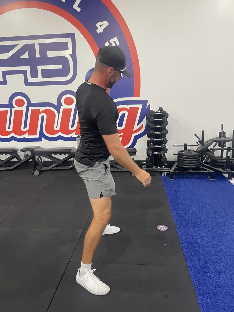 Where_Gullo Kettlebell Windmill 2